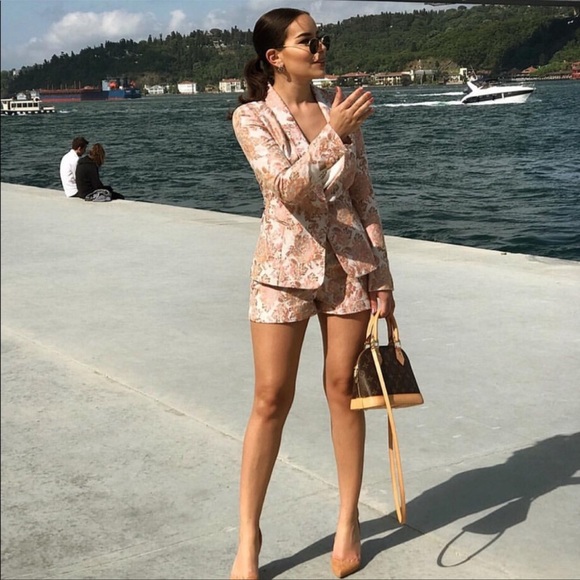 Gorgeous Zara 2 Piece Jacquard Blazer 
